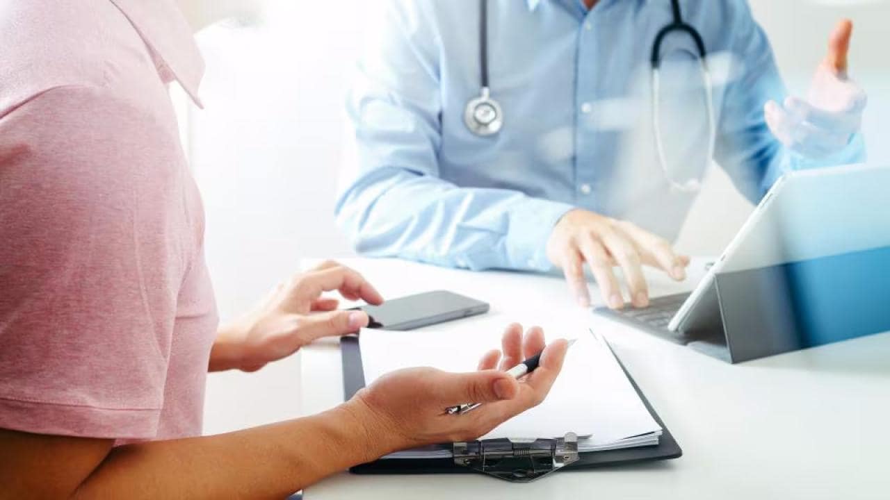 doctor-consulting-patient