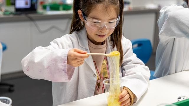 Baylab - girl making coloured glue